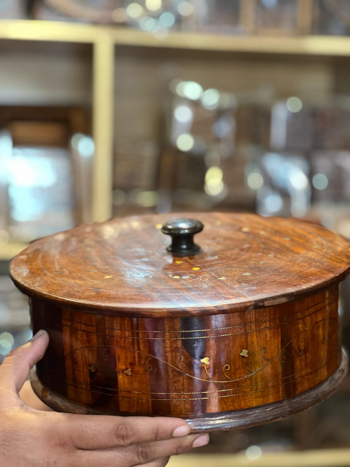 Handcrafted Wooden Hotpot – Elegant Traditional Food Server